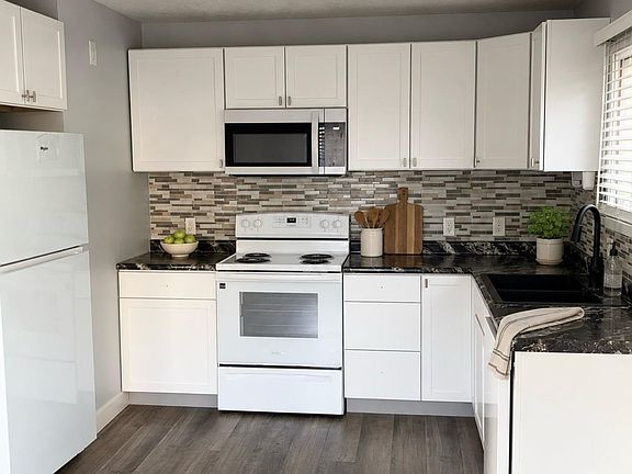 3rd image of 2716 S Helen St