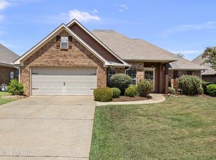 376 Austin Cir, Brandon, MS 39047