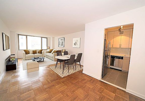 2nd image of 160 E 84th St APT 10K