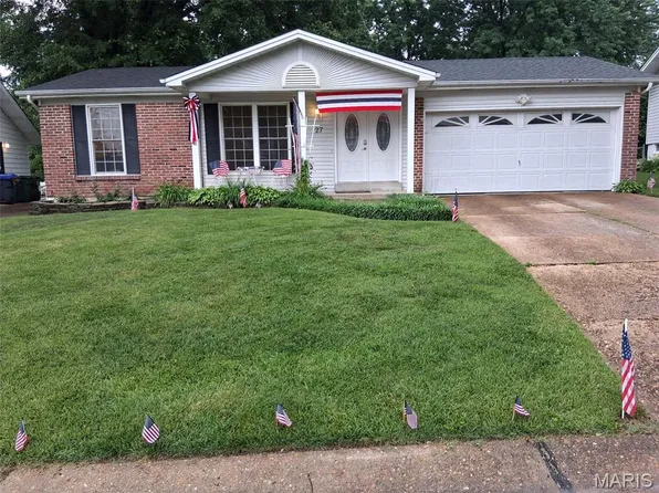 27 Michelle Ln, Saint Peters, MO 63376