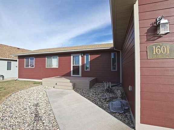 2nd image of 1601 Arabian Dr