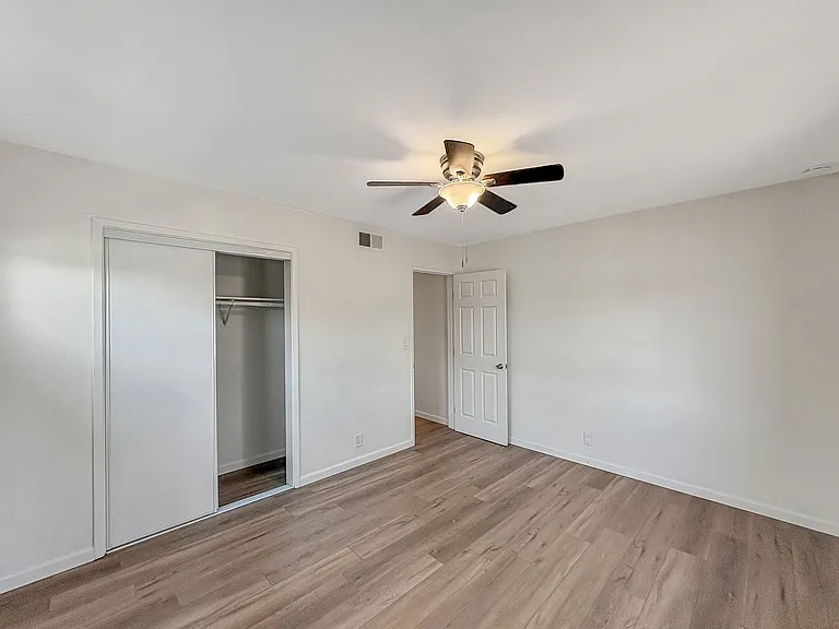 839 N Midway Dr — Photo 9