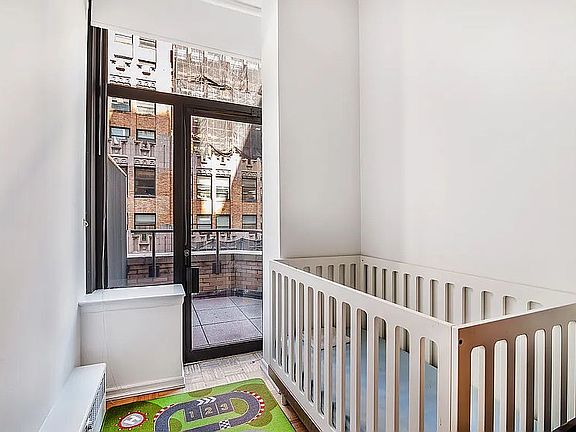 4th image of 310 E 46th St APT 10C