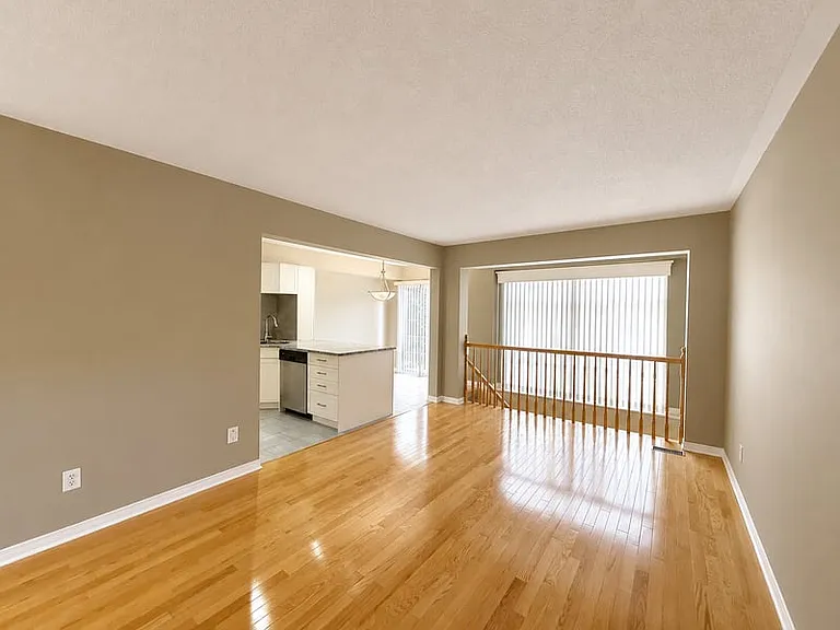 30 Riverstone Dr — Photo 6