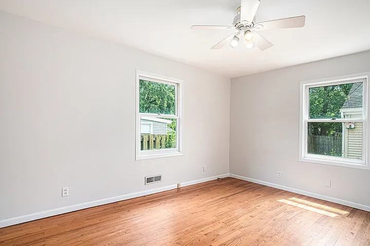 130 Plymouth Ave NE — Photo 24