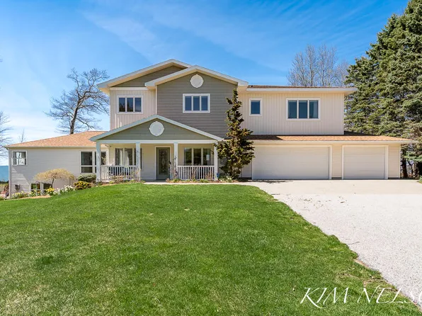 8937 S Indian Hills Rd, Montague, MI 49437