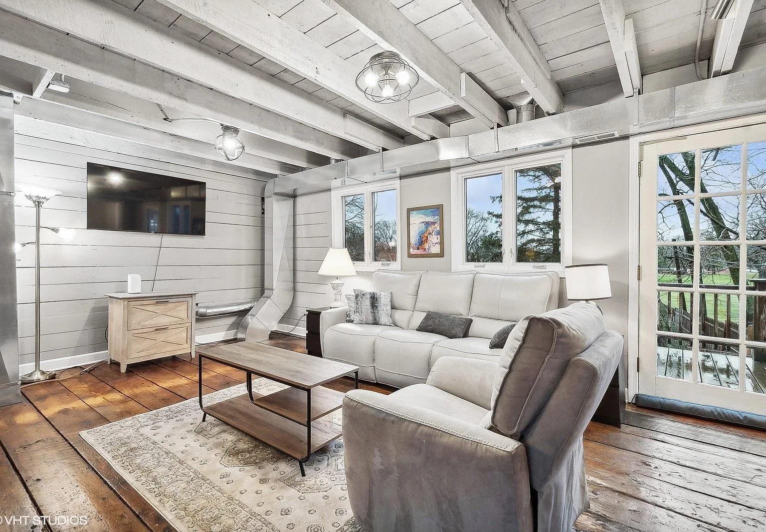 2404 Ridge Ave — Photo 3