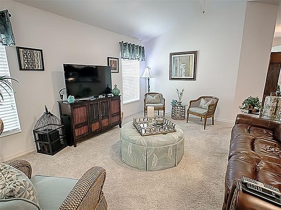 4th image of 1390 Brinkley Ln