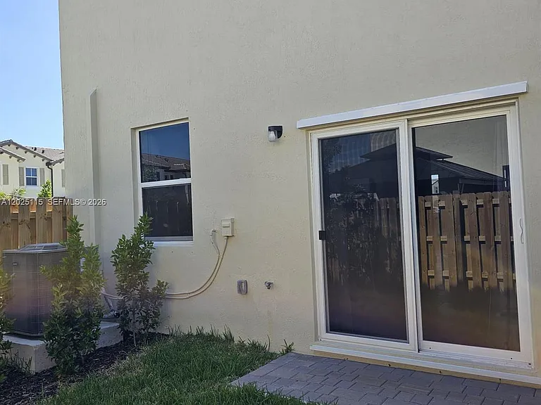 2899 SE 25th Ter — Photo 11