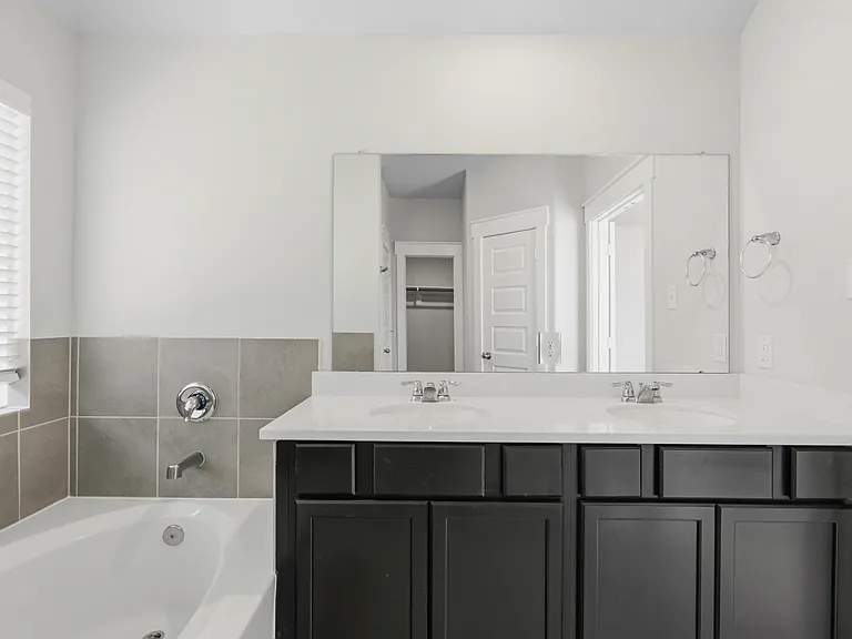 4696 Peony Green Dr — Photo 22