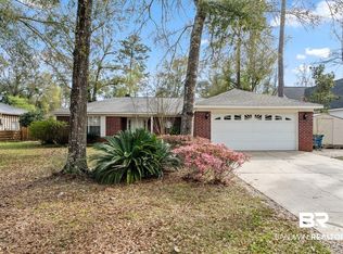 19016 Stout Ln, Gulf Shores, AL 36542