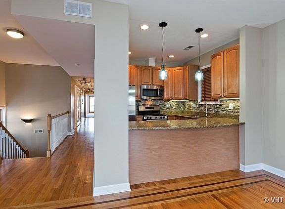 4th image of 4151 N Lincoln Ave Unit 3