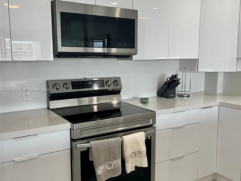 155 Ocean Lane Dr #1011 — Photo 15