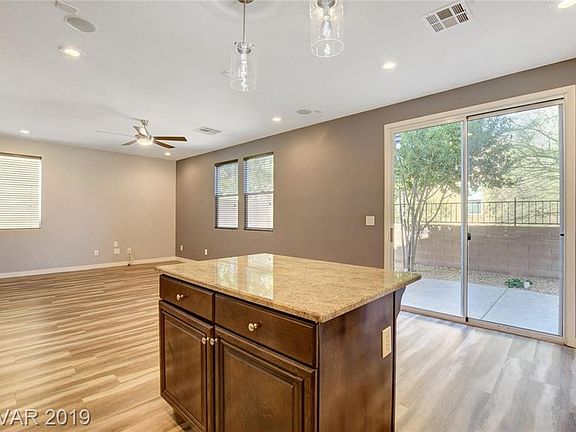4th image of 674 Newquay Ct
