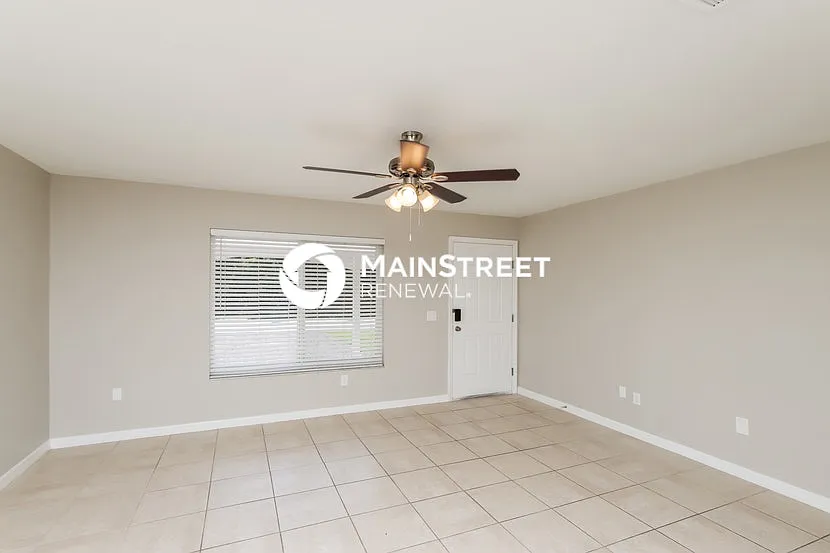 1391 Nolan St Ne — Photo 3