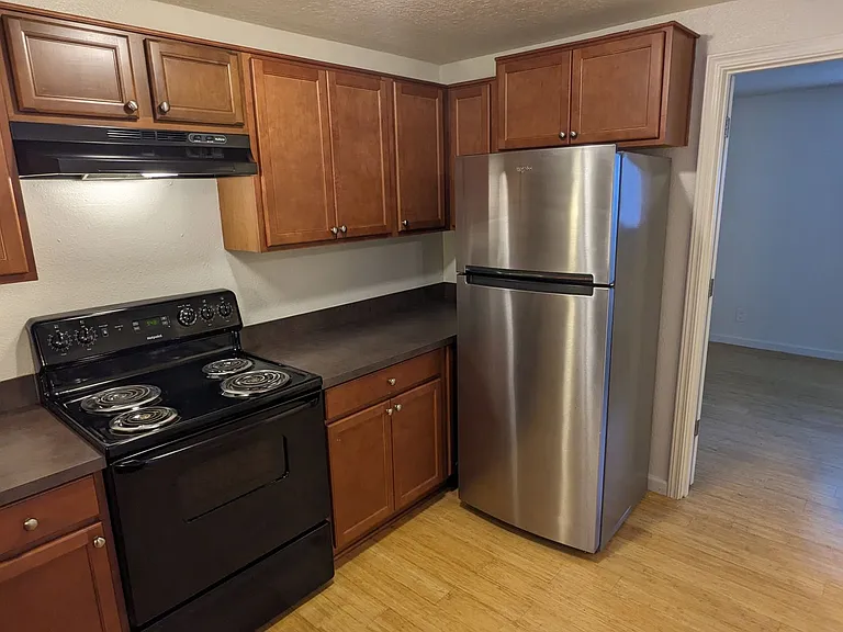 4102-4128 SE Cesar E Chavez Blvd — Photo 15