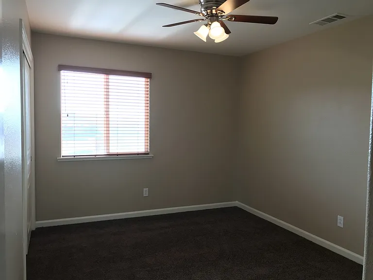 1235 Bluegrass Ct — Photo 24