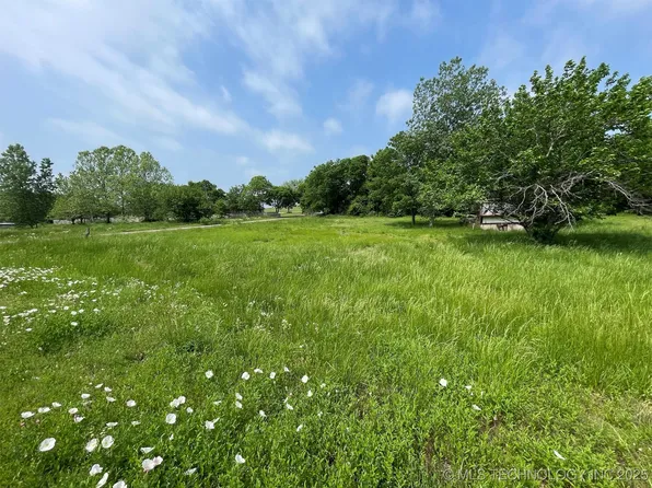 401 S Kemp St, Kingston, OK 73439