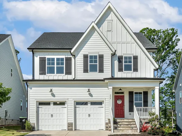 208 Dry Canyon Dr, Wendell, NC 27591