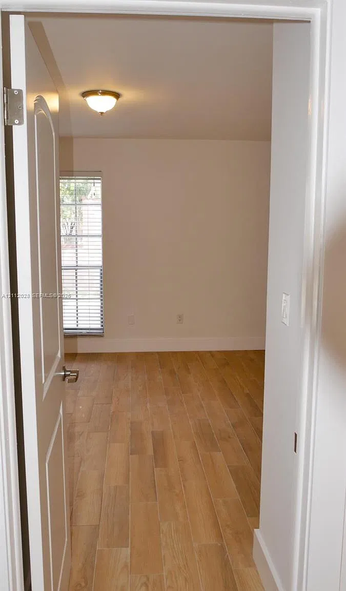 10780 N Kendall Dr — Photo 3