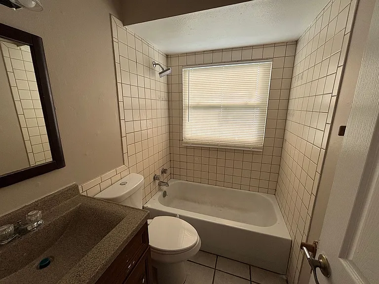 6118 Hancock Ave — Photo 7