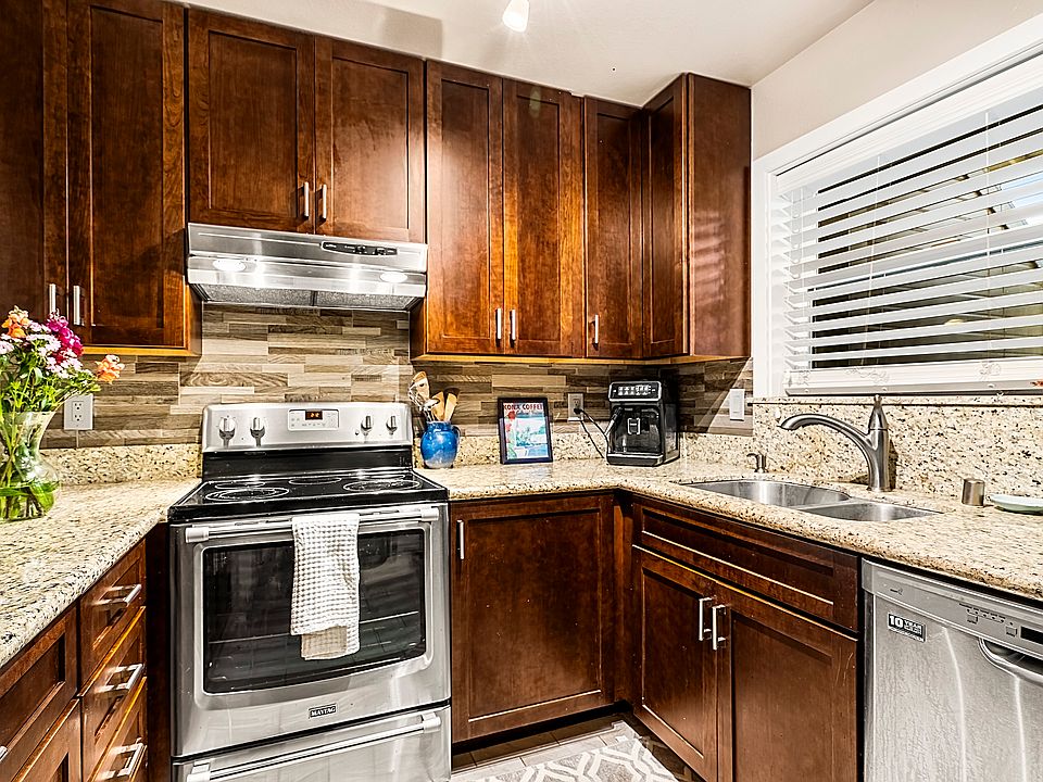 1st image of 68-3907 Paniolo Ave #402