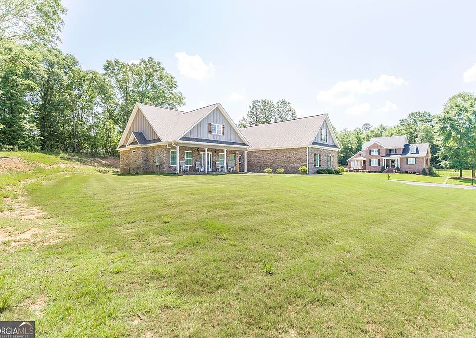 1st image of 374 Carrick Way