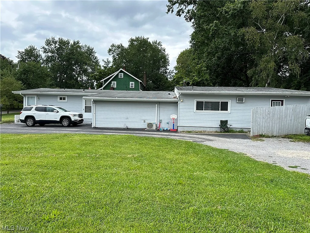 74 Homestead Dr photo 1