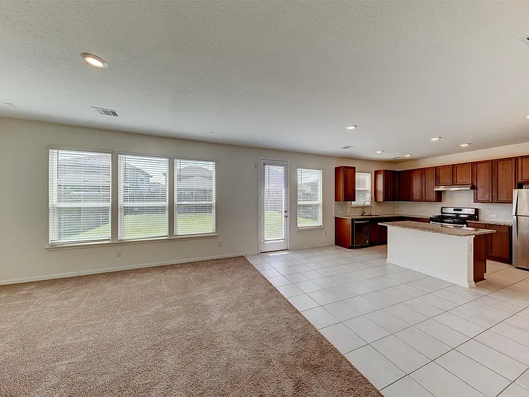 7218 Bakersfield Ct — Photo 4