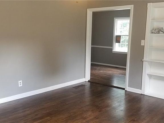 2nd image of 1931 Hazelwood Cir SE