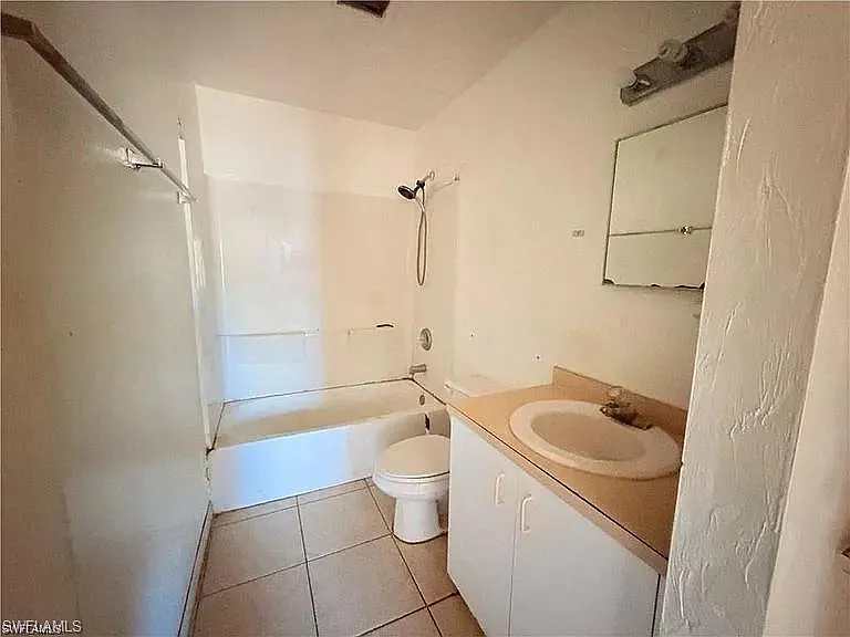 419 NE 16th Pl — Photo 15