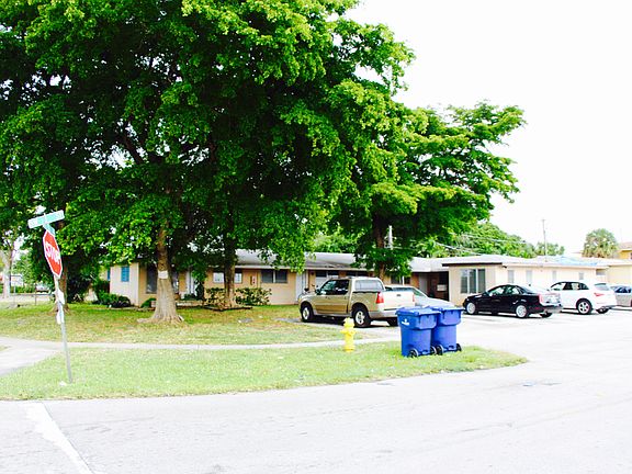 4th image of 3771 SW 1st St