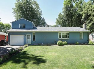 1526 Sandhurst Ave E, Maplewood, MN 55109