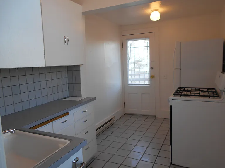 2004 W Pacific Ave #3 — Photo 8