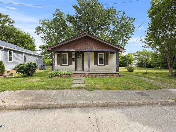 3rd image of 2212 Ashwood Ave