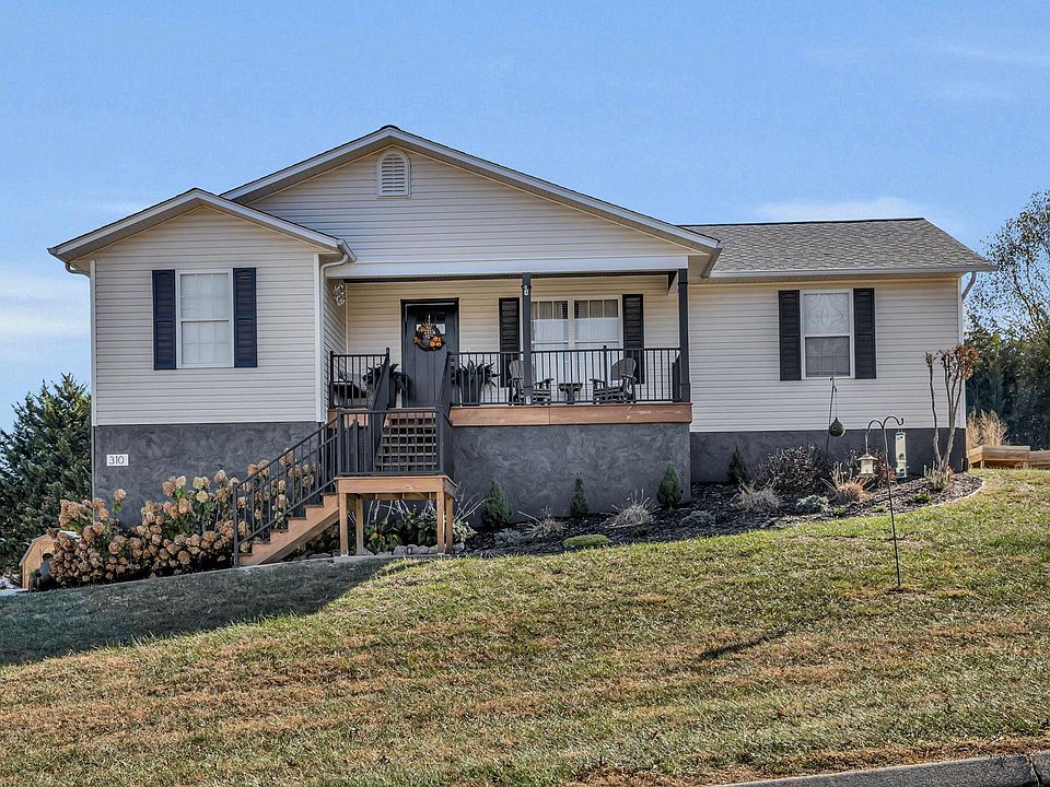 1st image of 310 Fern Dr SE