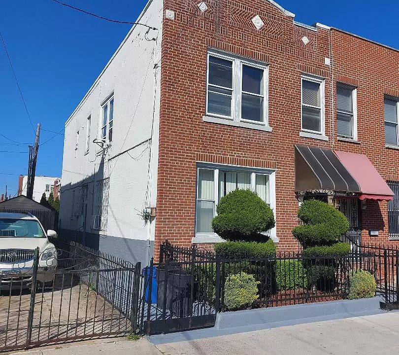2nd image of 2437 Benson Ave