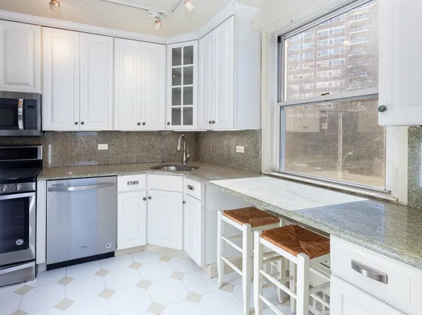 2621 Palisade Avenue image 11 of 22