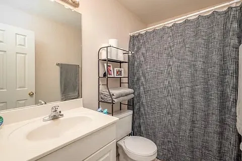 923 Saint Andrews Ln — Photo 15