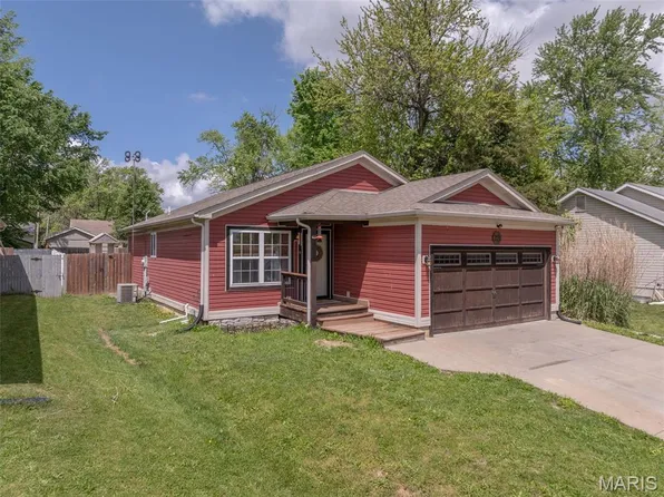 321 Roosevelt Ave, Warrenton, MO 63383