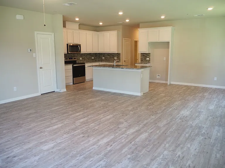 3117 Solana Cir — Photo 5
