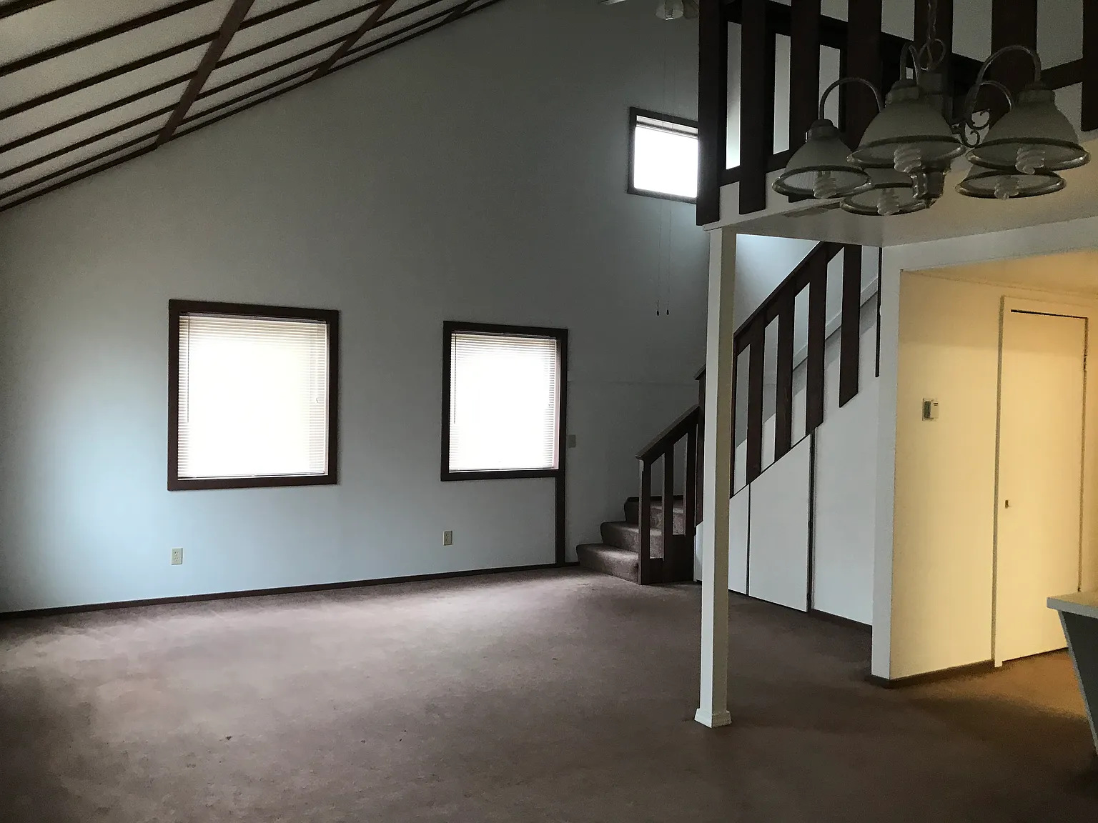 3 bed, 1.5 bath, 1500 sqft, $2,000 — Photo 3