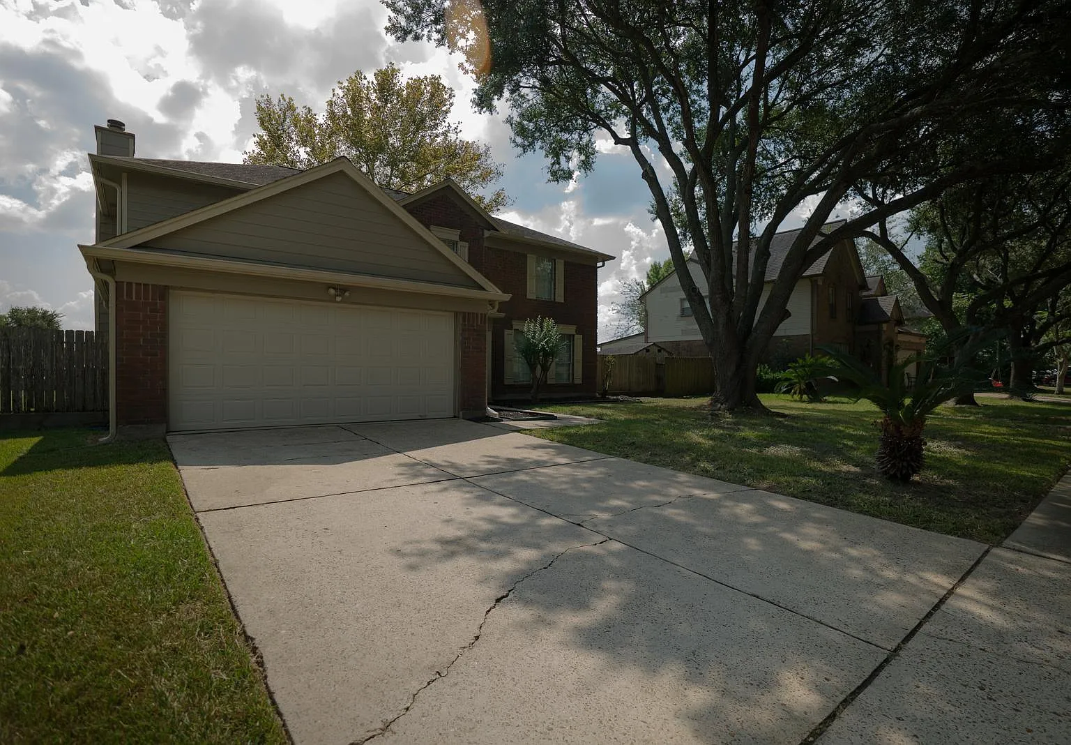 4 bed, 2.5 bath, 2256 sqft, $2,650 — Photo 3