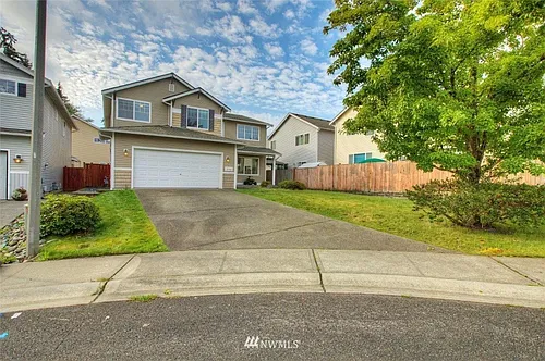 8706 153rd St E Photo 1