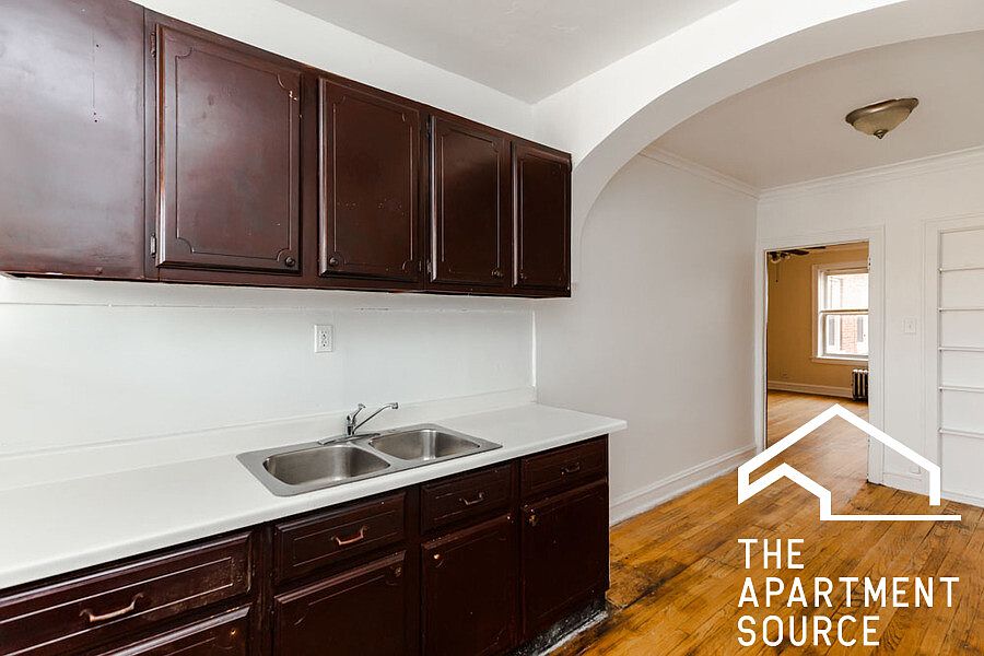 1st image of 2111 Grove Ave #209