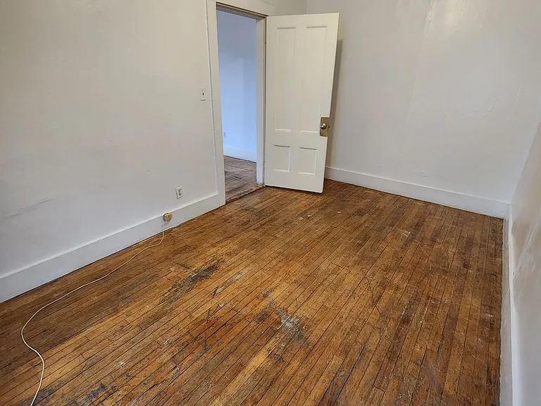 52 Hampshire St #3 — Photo 6