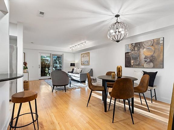 3rd image of 2045 N Larrabee St APT 7102