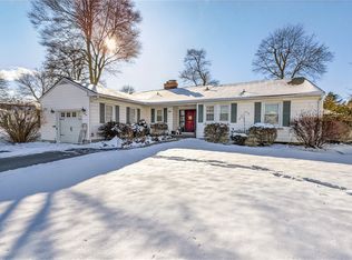 94 Newfield Dr, Rochester, NY 14616