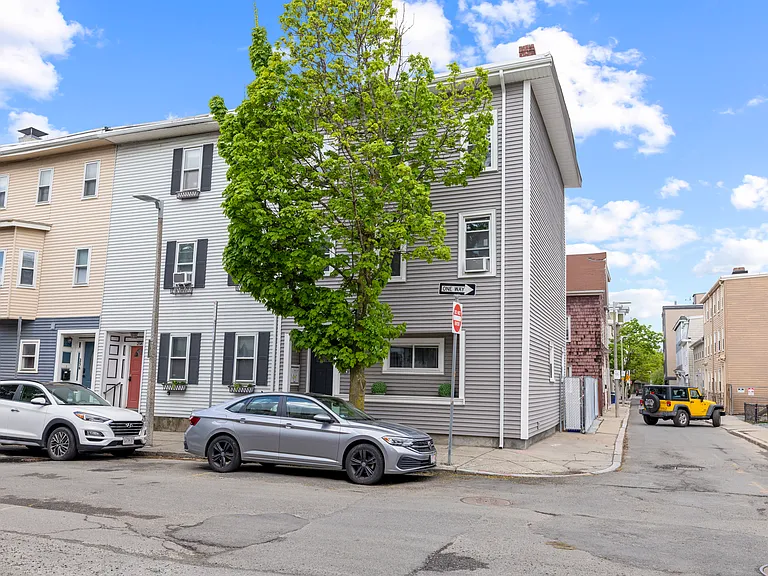262 E St #A — Photo 14