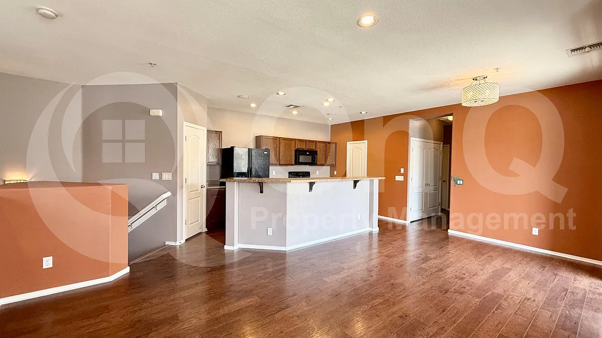 Building Photo - 1265 S Aaron Dr #263